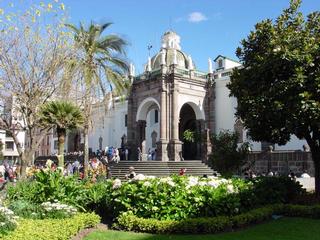Entrada Catedral de Quito